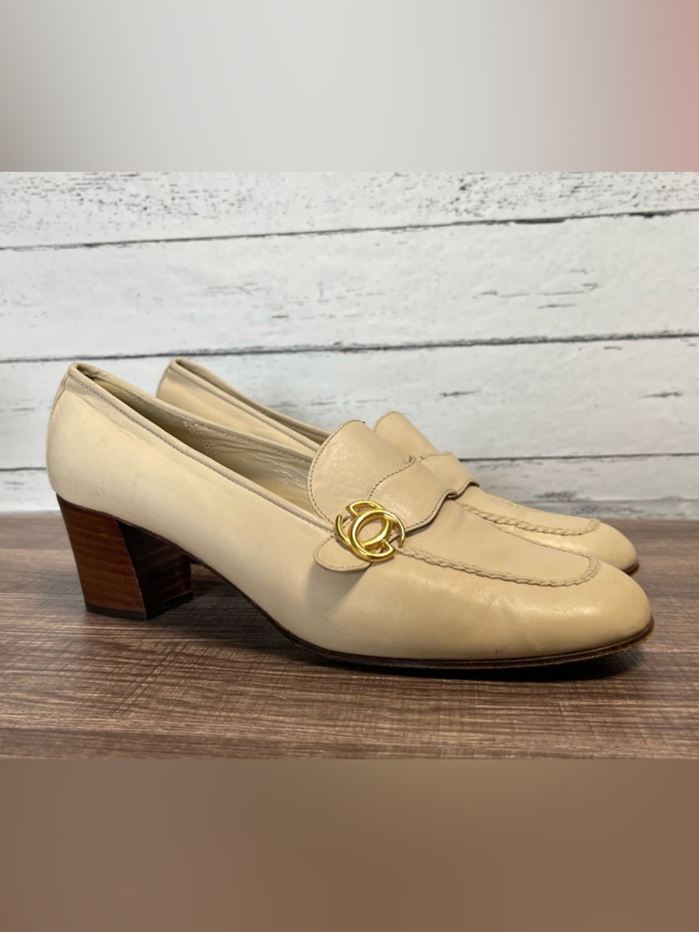 ❌SOLD ❌Gucci Interlocking GG Cream Leather Block Mid Heel Loafers - VINTAGE